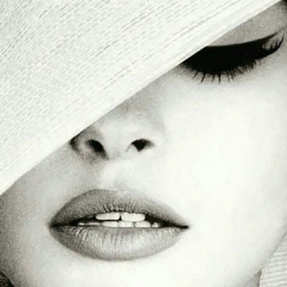 Posher Ambassador - Picture 1 of 2